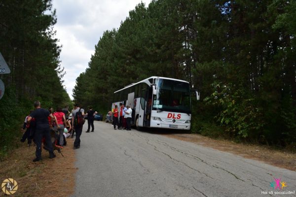 drumul-de-unde-se-pleaca-spre-canionul-Emen-600x400.jpg